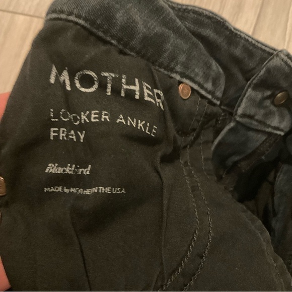 MOTHER Looker Ankle Fray Blackbird Wash Jeans Size 24 - Picture 5 of 6
